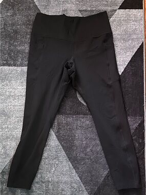 High-Waist Black Leggings with Side Pockets - Women